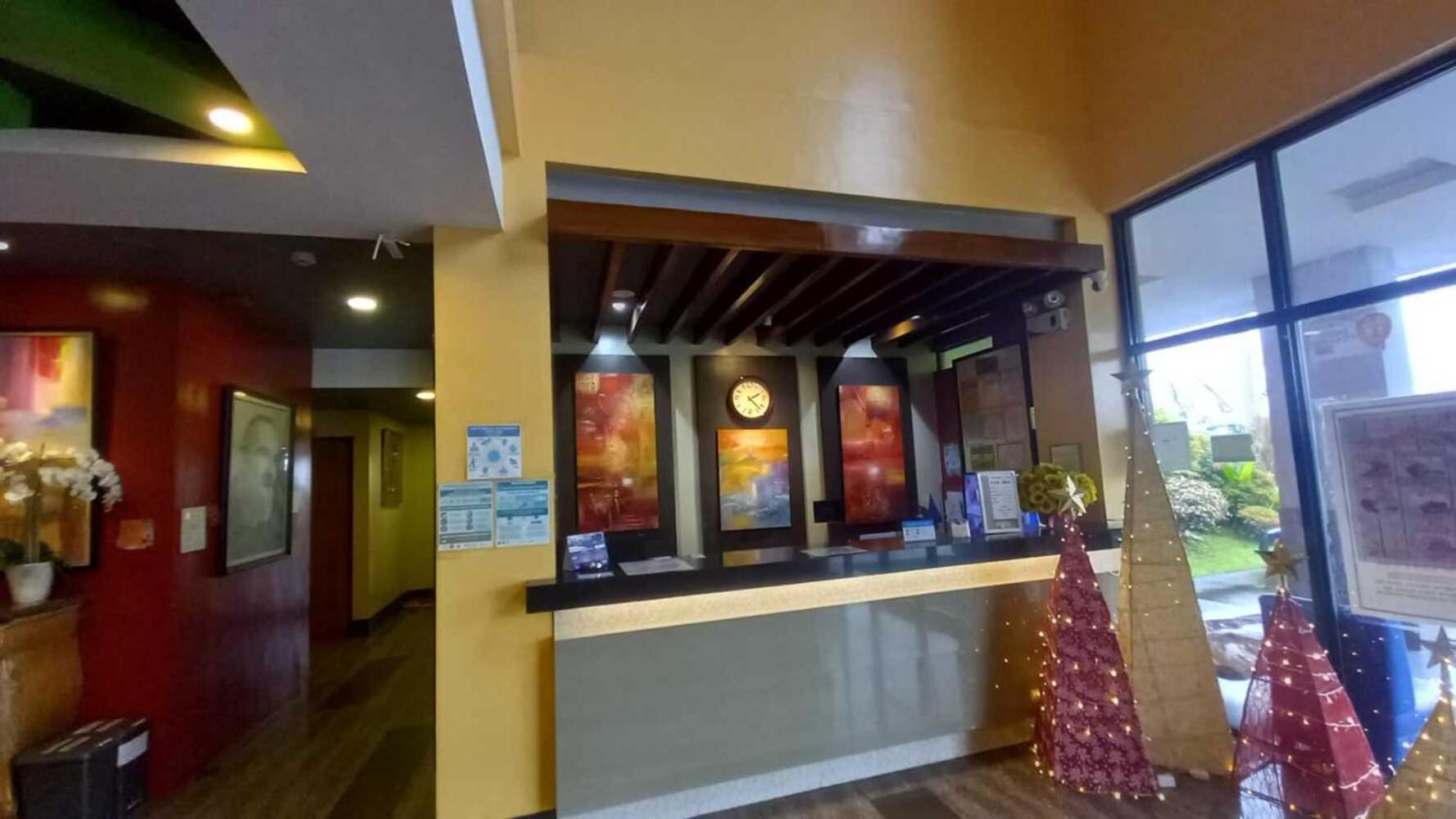 Oyo 1037 Lendes Tourist Inn Main Naga  Ngoại thất bức ảnh