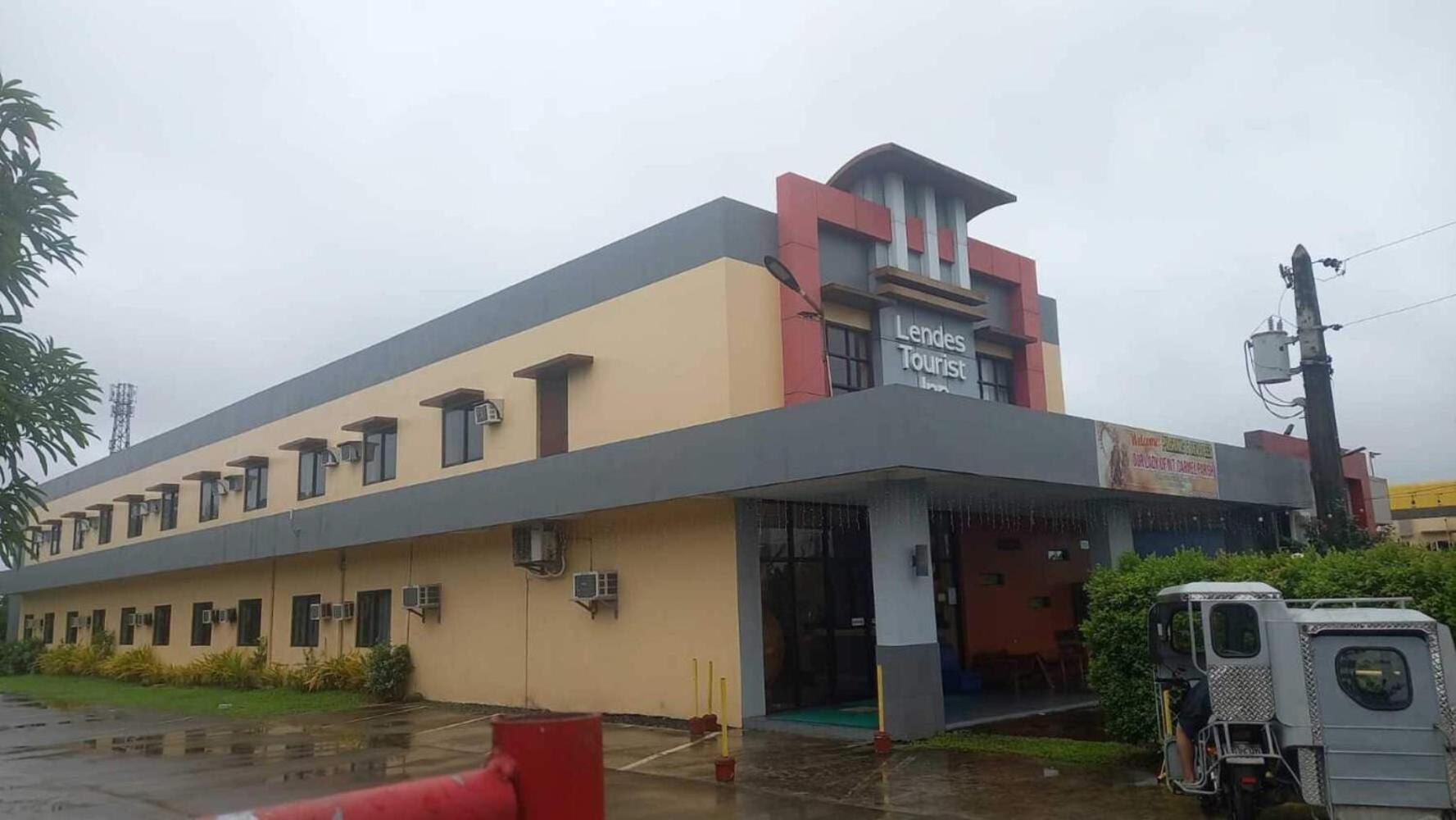 Oyo 1037 Lendes Tourist Inn Main Naga  Ngoại thất bức ảnh